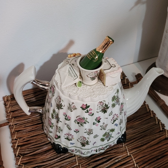 Vintage Portmeirion Botanic Garden Large Teapot - Picture 2 of 9